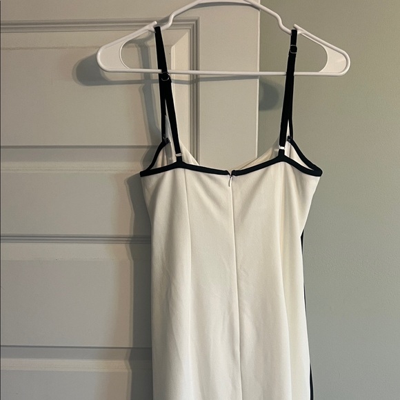 Selfie Leslie White Dress with Midnight Accents - Picture 4 of 5